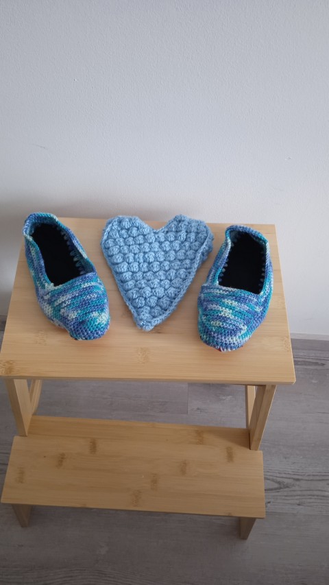 Háčkované boty modré nebe 