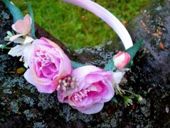 Věnec s fuchsiovými růžemi