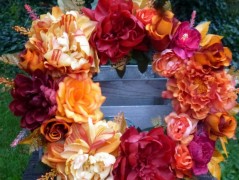 Věnec s fuchsiovými růžemi