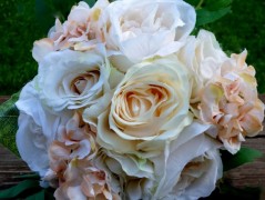 Věnec s fuchsiovými růžemi