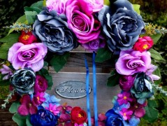 Věnec s fuchsiovými růžemi