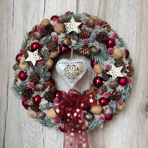 Luxusní vánoční v. se srdíčkem srdce dekorace vánoce vánoční věnec andílek mech hvězdička advent adventní wreath chritmas bańka ořech srdíčko 