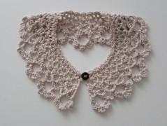 Háčkovaný límeček