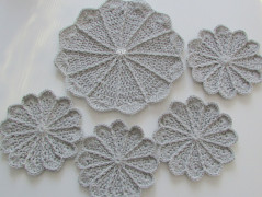 Háčkovaný límeček