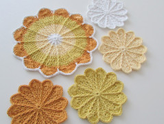 Háčkovaný límeček