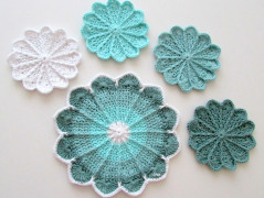 Háčkovaný límeček