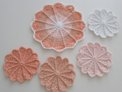 Háčkovaný límeček