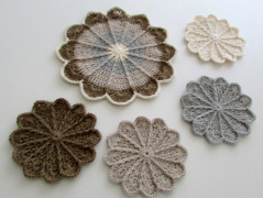 Háčkovaný límeček