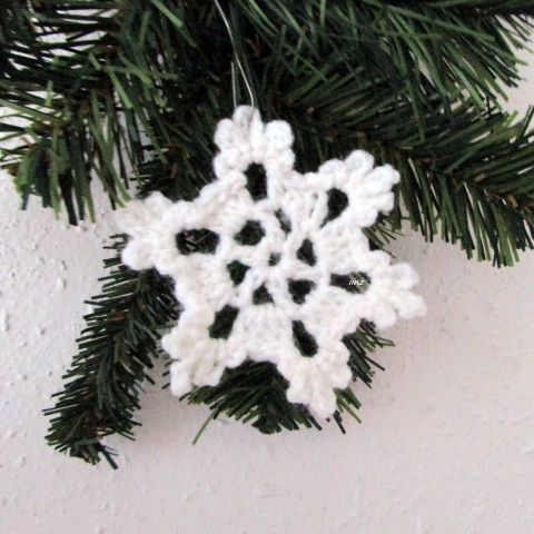 Vánoční ozdoba - vločka /8 cm/ vánoce háčkovaná bavlna bílá vánoční ozdoba akryl handmade vločka 