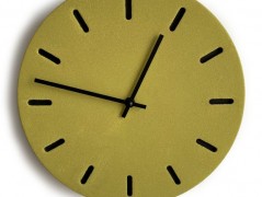 Betonové hodiny - karamel