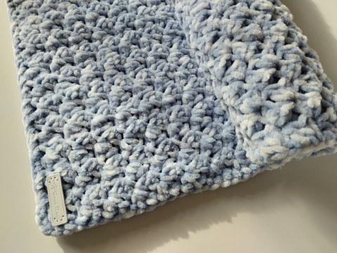 Deka háčkovaná z měkké příze81x71cm deka tyrkysová miminka žinylk 