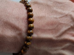 Náramek z min.tyrkenit s motýlkem