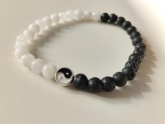 Náramek z min.tyrkenit s motýlkem