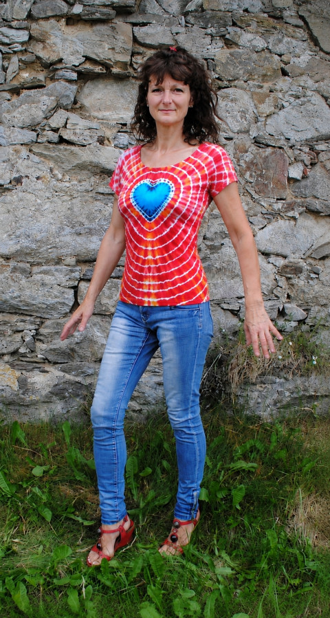 Batikované tričko M - Životní láska srdce modrá srdíčko batika tyrkysová korálová hippie boho 