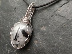 Nerez prstýnek olivový.