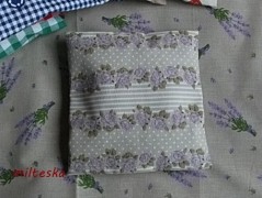 rouška se srdíčky