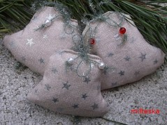 rouška se srdíčky