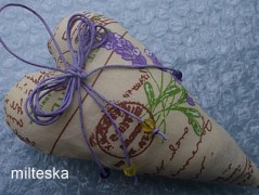 rouška se srdíčky