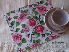 rouška se srdíčky