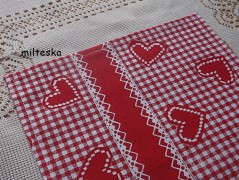 rouška se srdíčky