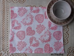 rouška se srdíčky