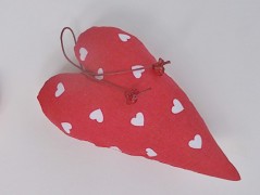 rouška se srdíčky