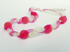 Žlutý náhrdelník