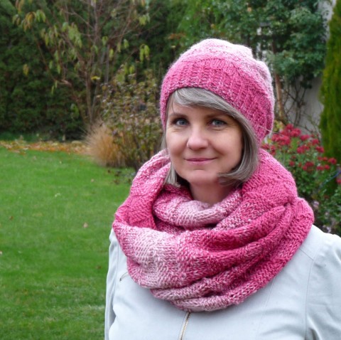 Vlněná souprava - malinová originální růžová čepice elegantní pletený pletení sada souprava zimní vlna pletená originál nákrčník romantická vlněná malinová handmade set teploučká ombre 