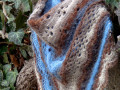 Háčkovaný šátek - tlapky (alpaca)