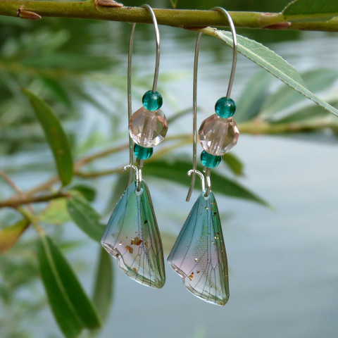 Náušnice - křídla nebeská (malá) originální víla náušnice modrá růžová motýl dívčí motýlek pryskyřice veselá originál motýlci fantasy vodní motýli křídlo handmade motýlí křídla rozpustilá vílí křídla 