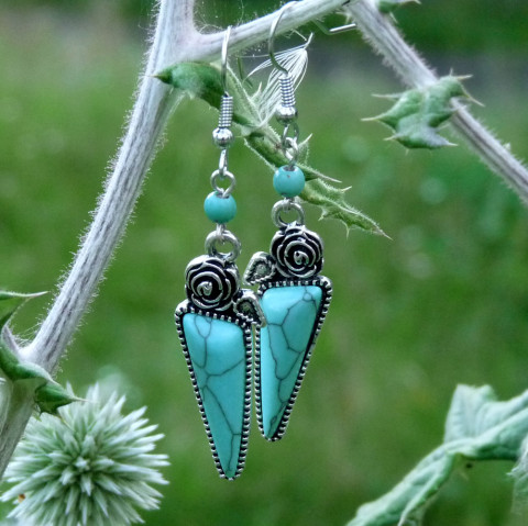 Náušnice - modrá růže náušnice dívčí růže romantické extravagantní modré zimní tyrkysové originál stříbrné růžička minerály pohádkové delší tyrkenit handmade špičaté anna atraktivní elsa ledové království 