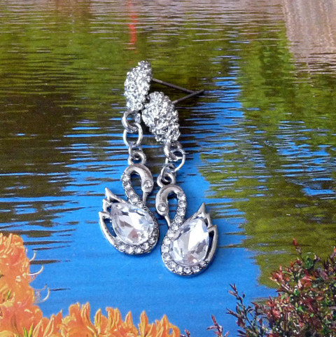 Náušnice - labutě (Swarovski) dárek náušnice elegantní jemné swarovski něžné originál společenské zirkony zirkon labuť handmade nadčasové labutě labutí jezero 