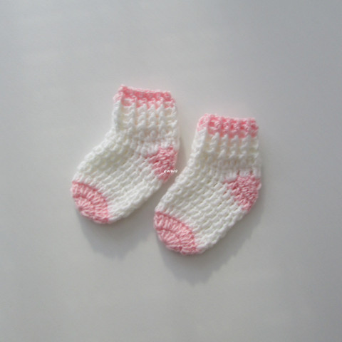 Dětské ponožky (3 - 6 měs.) děti růžová holčička holčičí bílá miminko háčkované ponožky hřejivé celoroční mimi crochet 