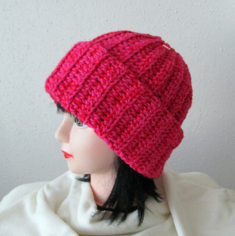 Čepice unisex červená zima velká růžová čepice háčkovaná pružná zimní akryl unisex hřejivá crochet lurex debilka 