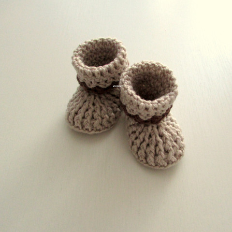 Háčkované botičky (9 cm) děti zima podzim holčička holčičí klučičí hnědá béžová akryl hřejivé kluk pružné botičky teplé unisex capáčky novorozenec mimi newborn antipilling 