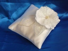 Nebesky modra rouška riflová.