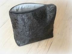 Nebesky modra rouška riflová.