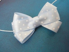 Nebesky modra rouška riflová.