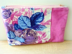 Nebesky modra rouška riflová.