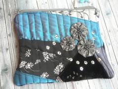 Nebesky modra rouška riflová.