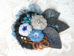 Nebesky modra rouška riflová.