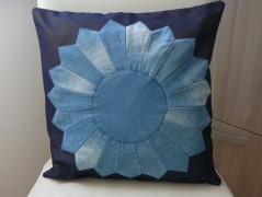 Nebesky modra rouška riflová.