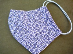 Nebesky modra rouška riflová.