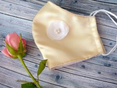 Nebesky modra rouška riflová.