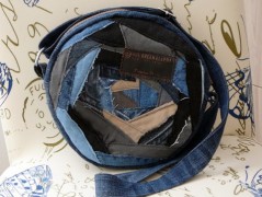 Nebesky modra rouška riflová.