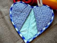 Nebesky modra rouška riflová.