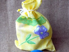 Nebesky modra rouška riflová.