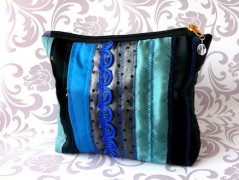 Nebesky modra rouška riflová.