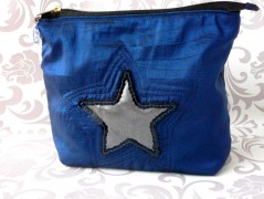 Nebesky modra rouška riflová.