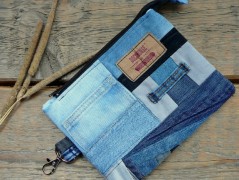 Nebesky modra rouška riflová.